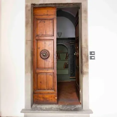 Ginny's House- Borgo La Croce Luxury Apartment Florence